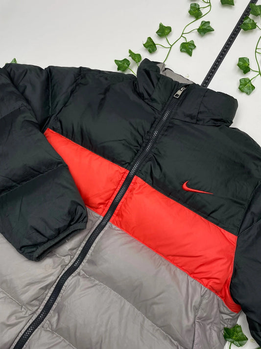 Nike Vintage Pufferjacke Daunenjacke M - MonkeysVintage