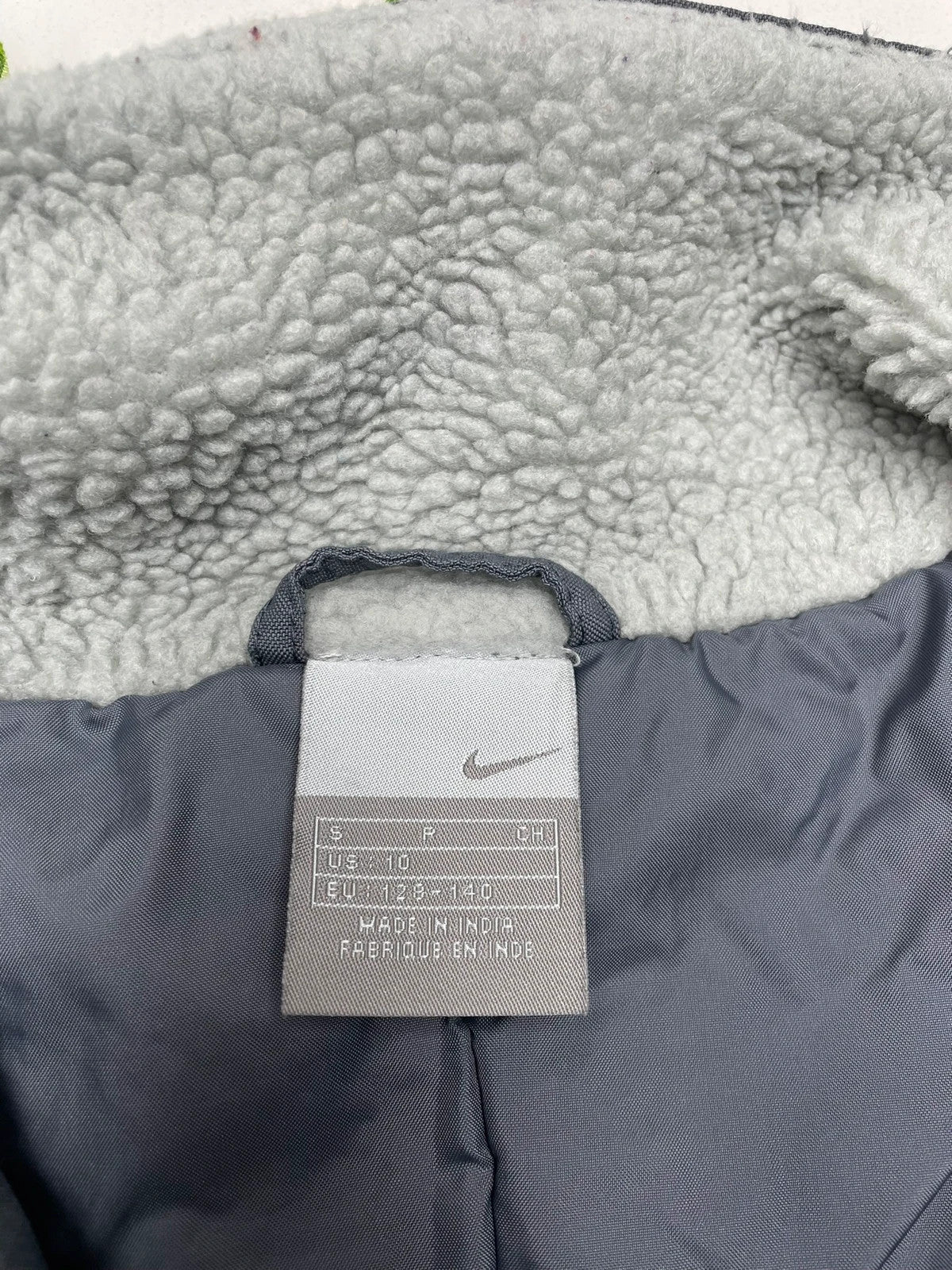 Nike Vintage Jacke gefüttert S - MonkeysVintage