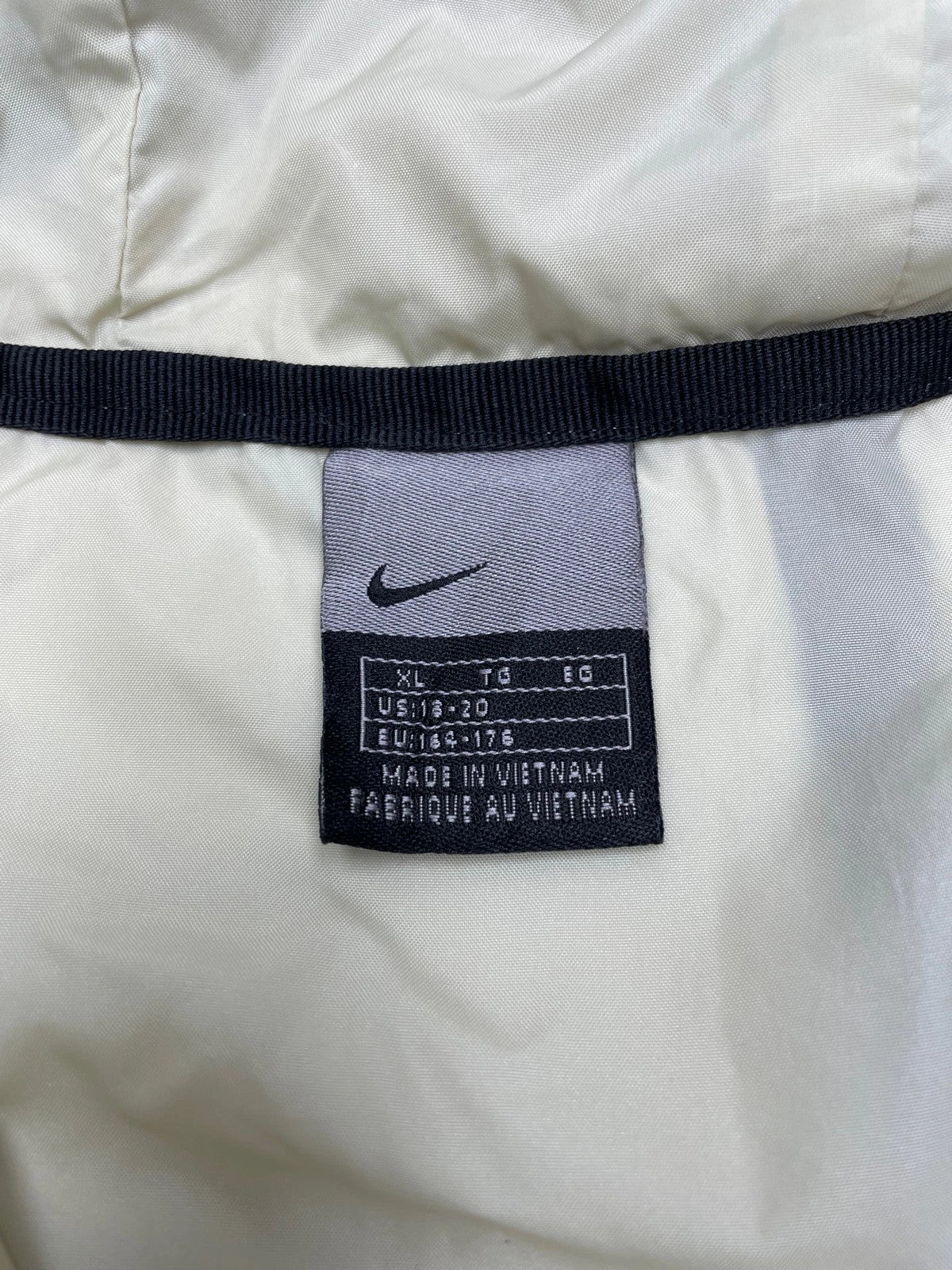 Nike Vintage Jacke Windbreaker S - MonkeysVintage