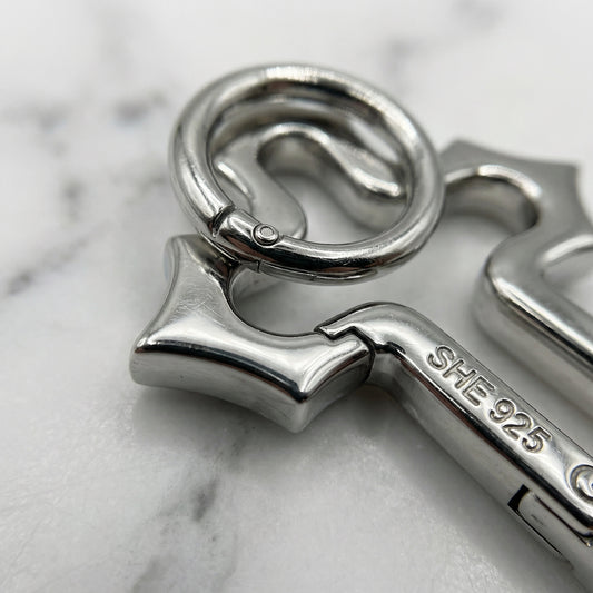 "Cross Charm" Streetwear silber Kreuz Anhänger Cross Charm Karabiner Y2K