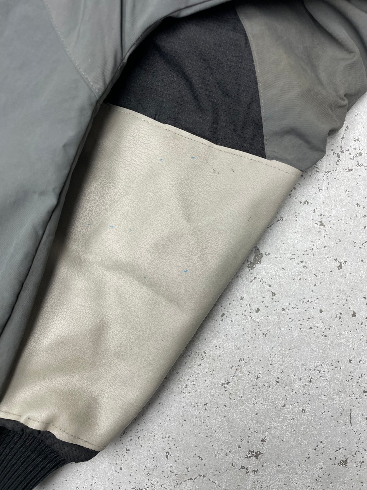 MLB Jays USA Vintage Jacke Schwarz Grau L - MonkeysVintage