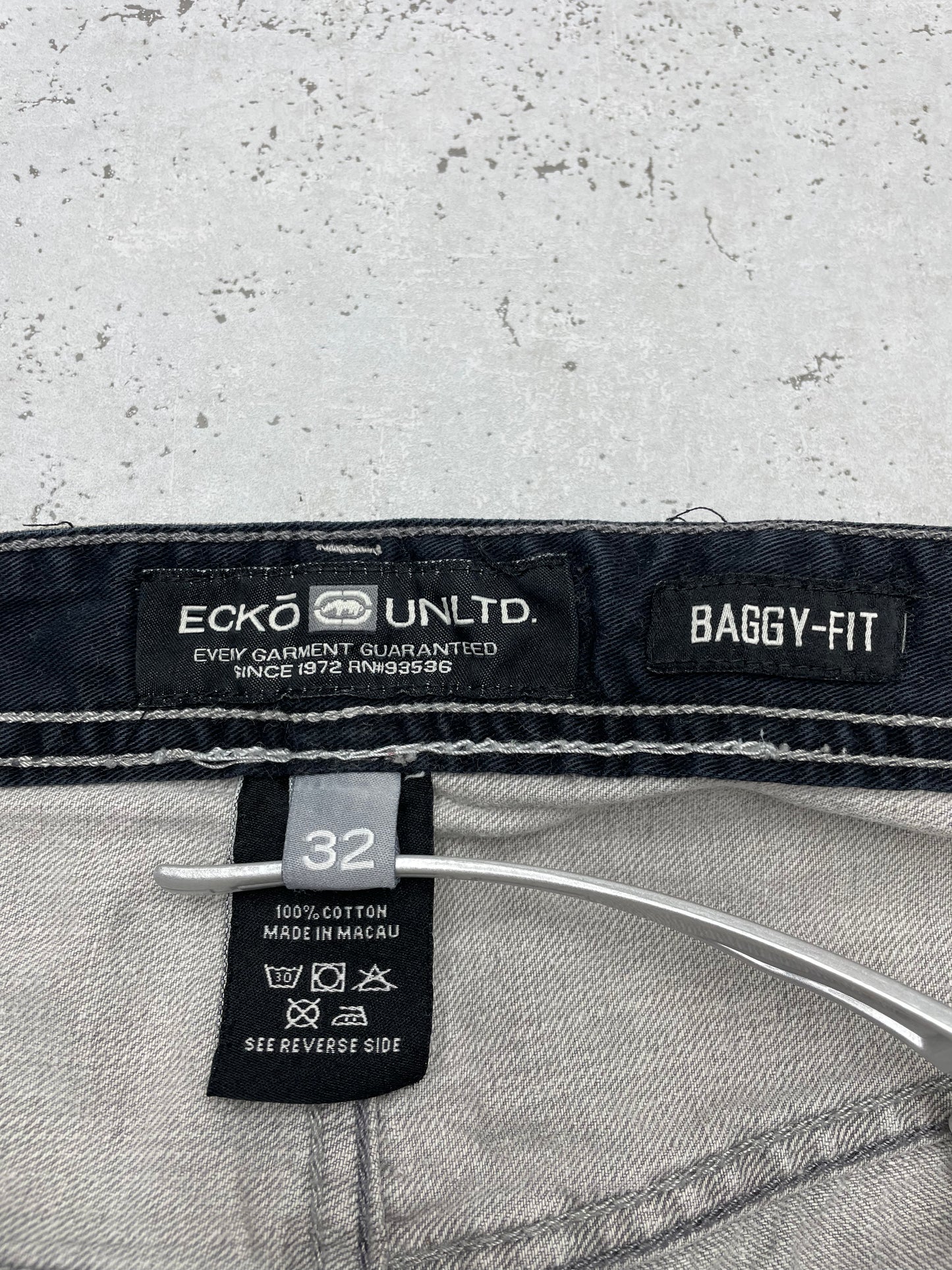 Ecko Unltd. Vintage Y2K Baggy Jeans embroidered grau W32 L34 - MonkeysVintage