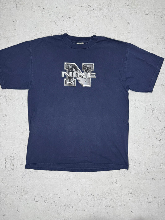 Nike Y2K Vintage T-Shirt XL - MonkeysVintage