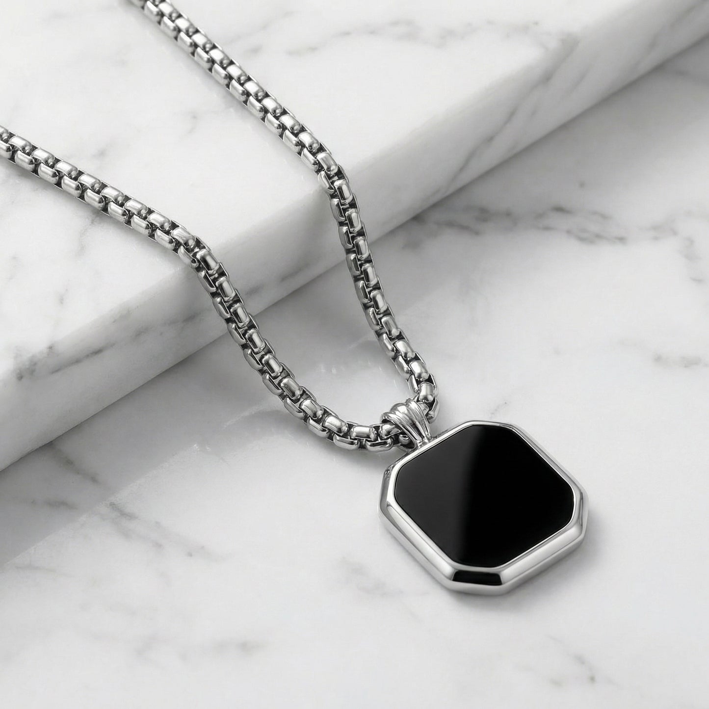 "Gem Stone" Streetwear silber Halskette mit Schmuckstein Gem Necklace grün weiß schwarz