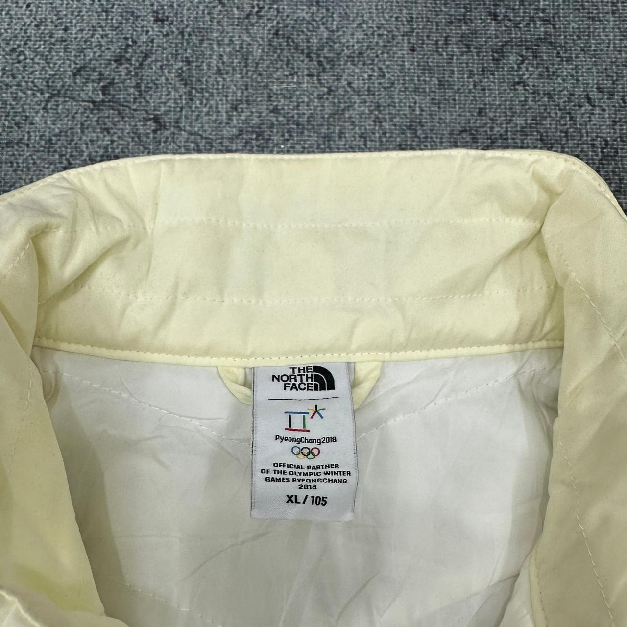 The North Face x Olympia gepufferte Jacke activewear creme XL