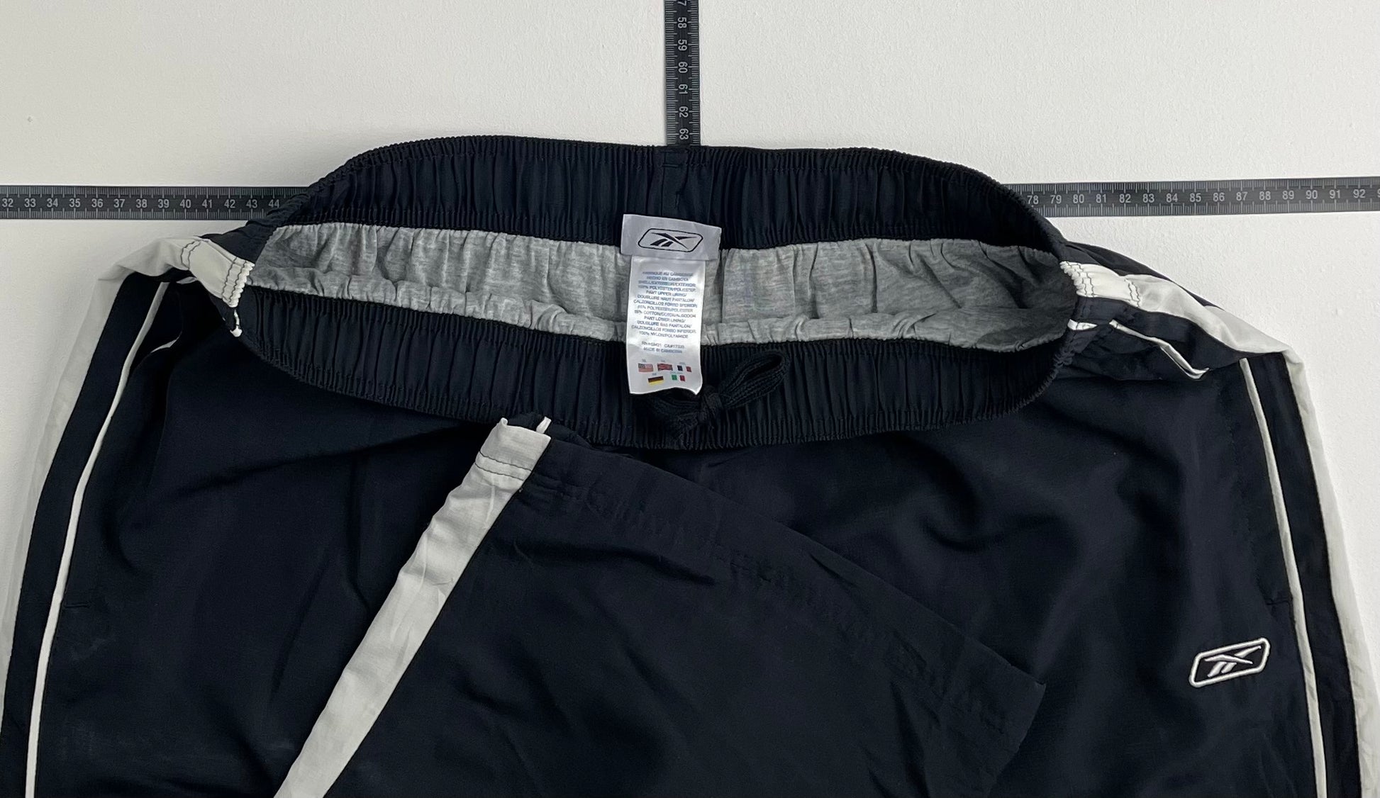 Reebok Trackpants XL - MonkeysVintage