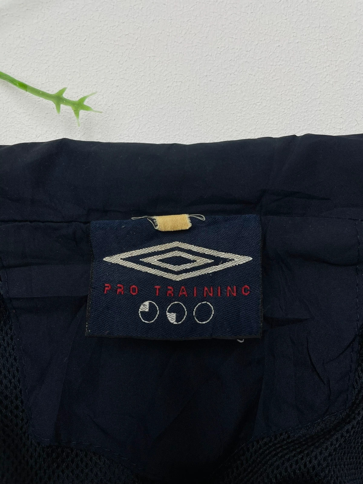 Umbro England Vintage Windbreaker Sportjacke L - MonkeysVintage