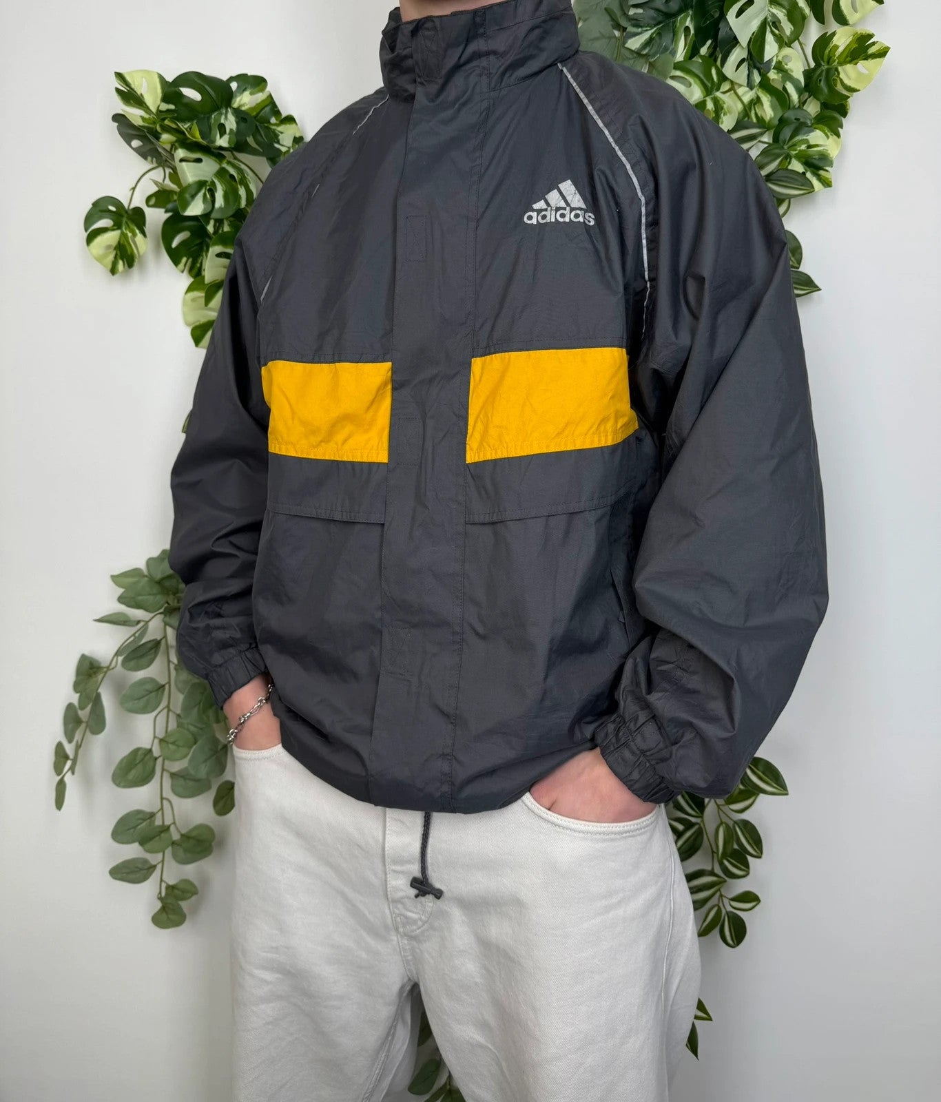 Adidas Vintage Windbreaker Trackjacket M - MonkeysVintage