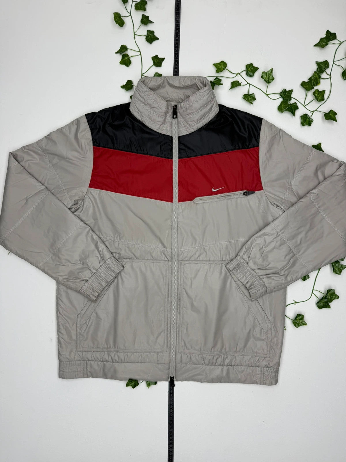 Nike Vintage gefütterte Jacke L - MonkeysVintage