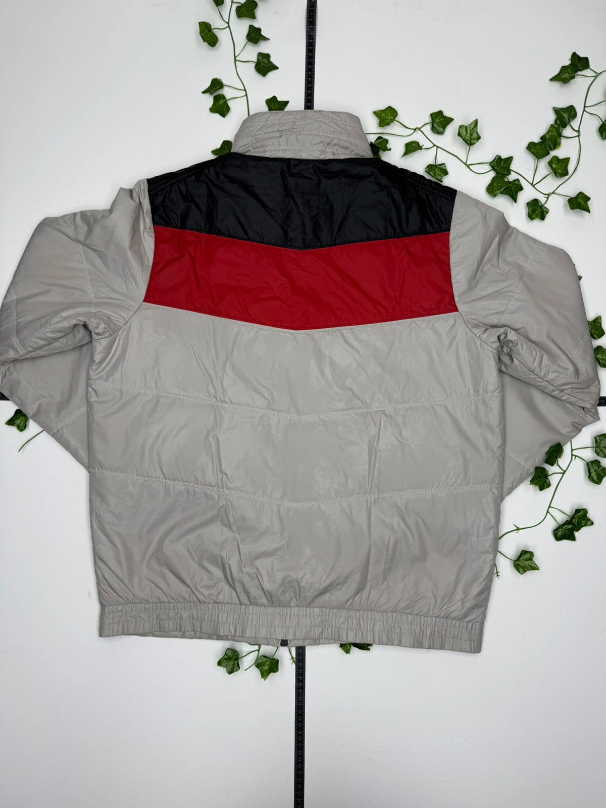 Nike Vintage gefütterte Jacke L - MonkeysVintage