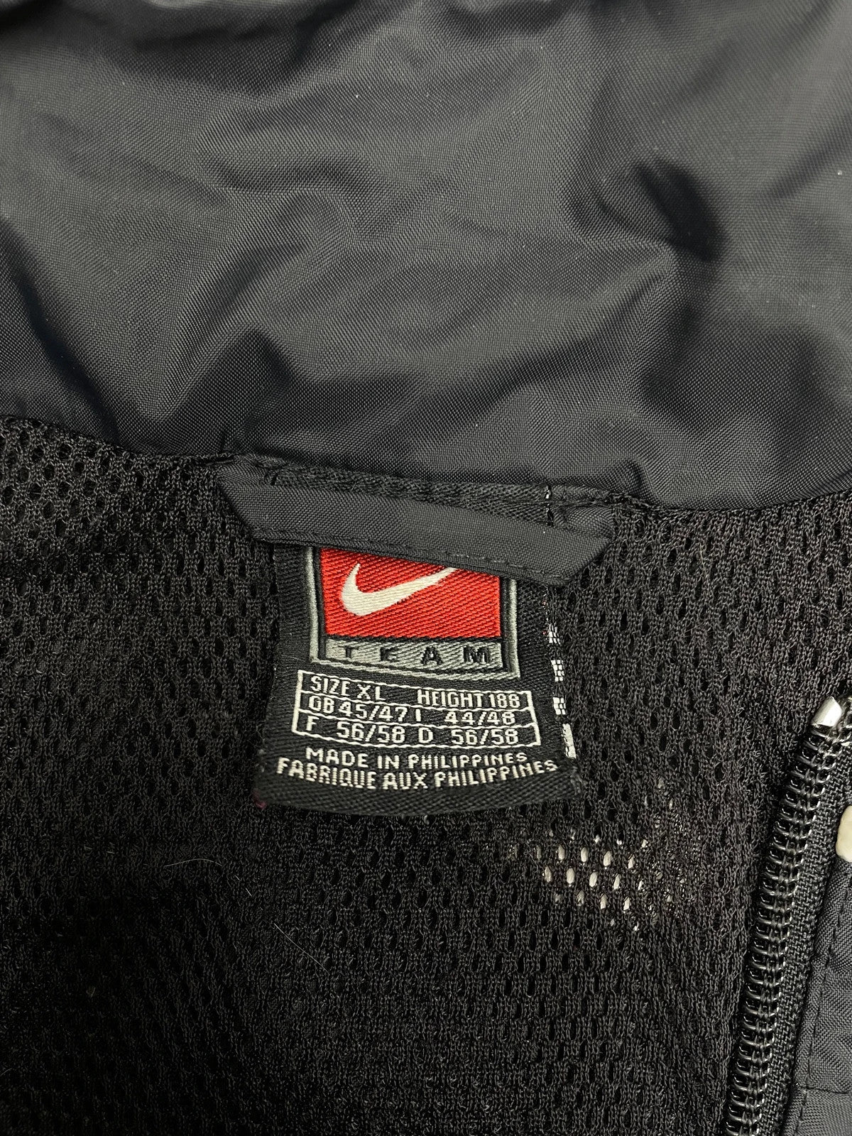 Nike Team Swoosh Vintage Windbreaker XL - MonkeysVintage