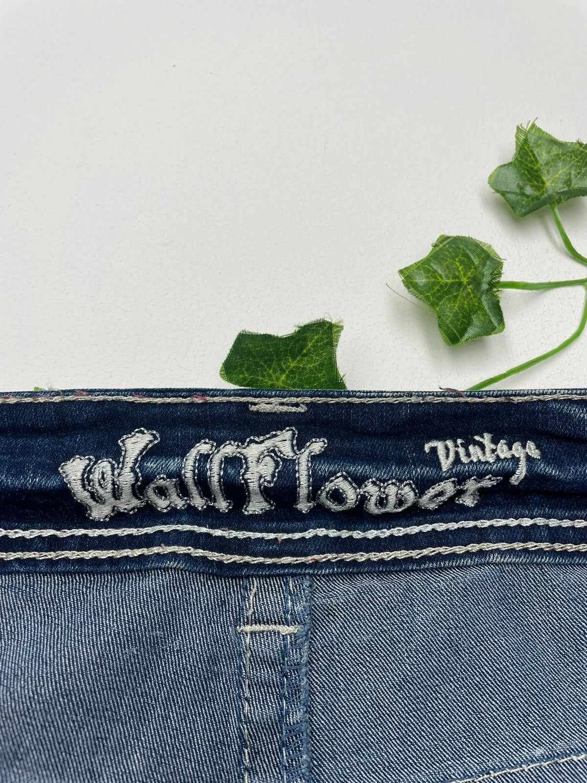 Wall Flower Vintage Jeans Baggy Low Waist Flared XXL - MonkeysVintage