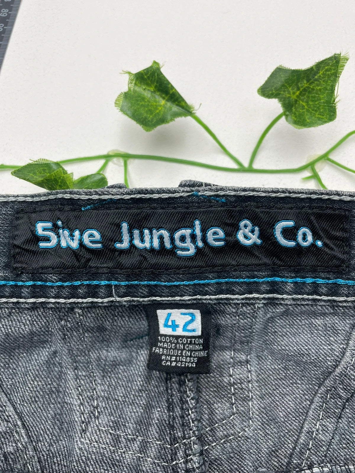Sive Jungle & Co. vintage Baggy Y2K Hip Hop Jeans W42 - MonkeysVintage