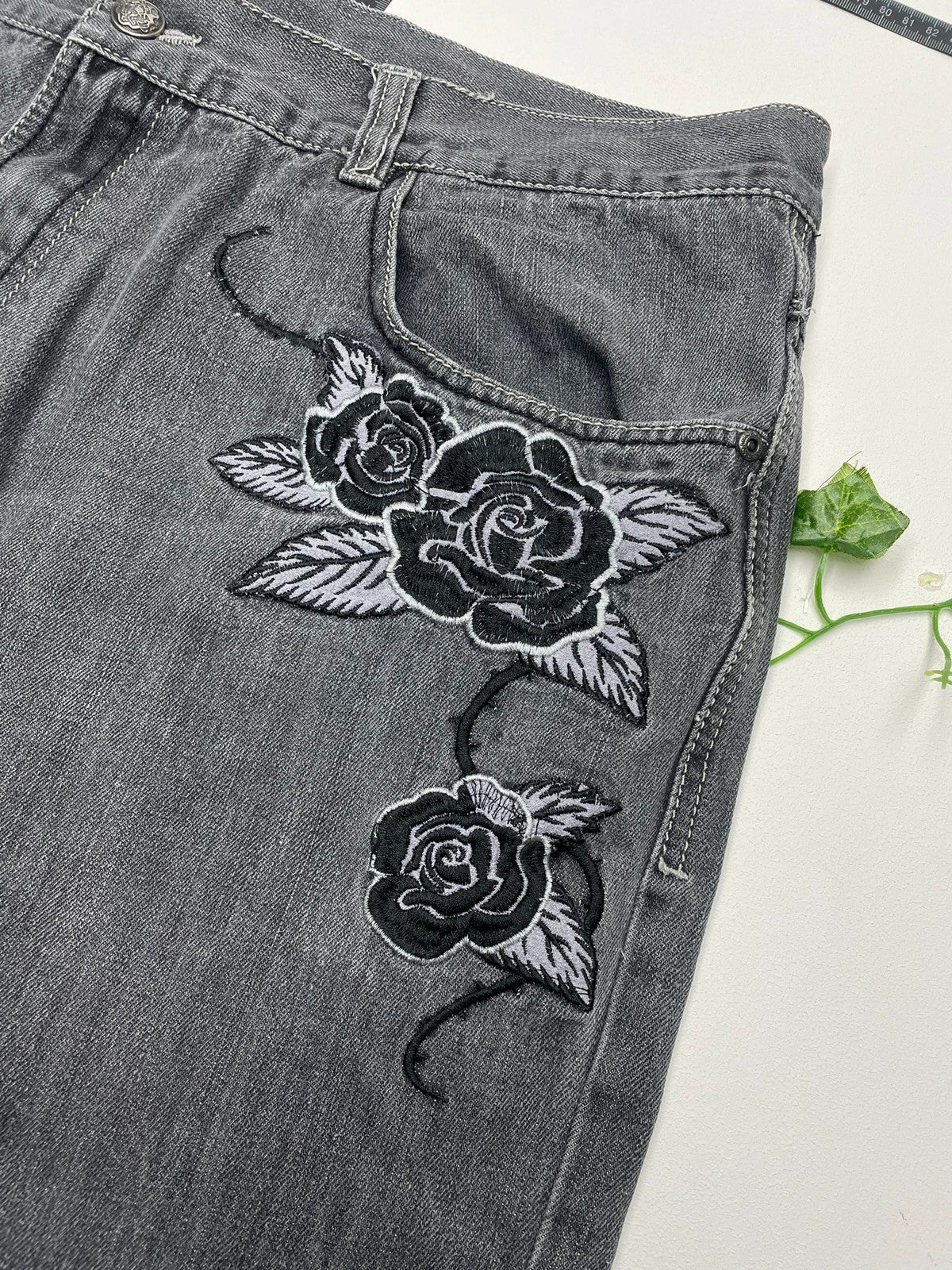 Vintage Baggy Hip-Hop Y2K Tiger Jeans Hose W44 L32 - MonkeysVintage