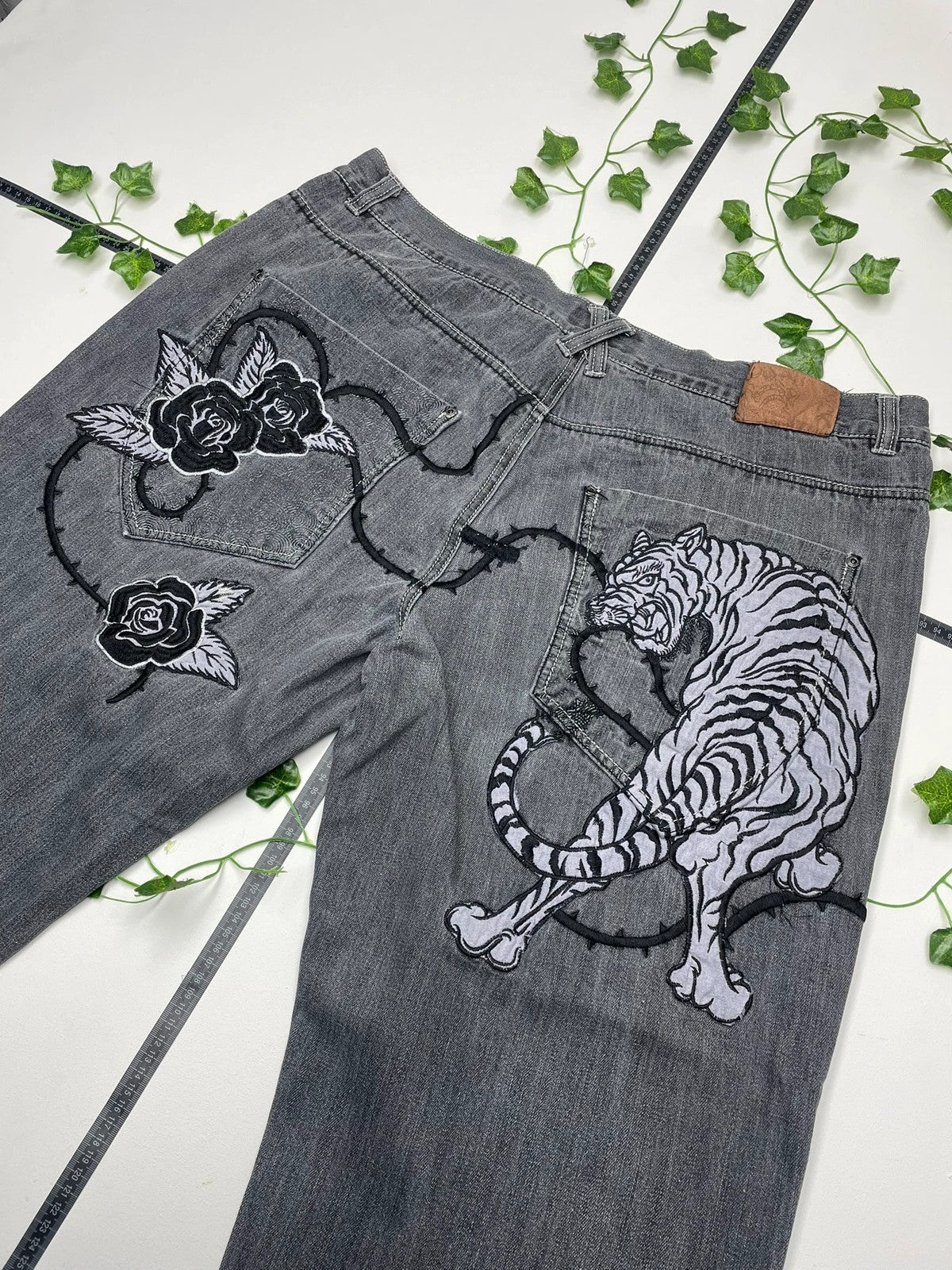 Vintage Baggy Hip-Hop Y2K Tiger Jeans Hose W44 L32 - MonkeysVintage