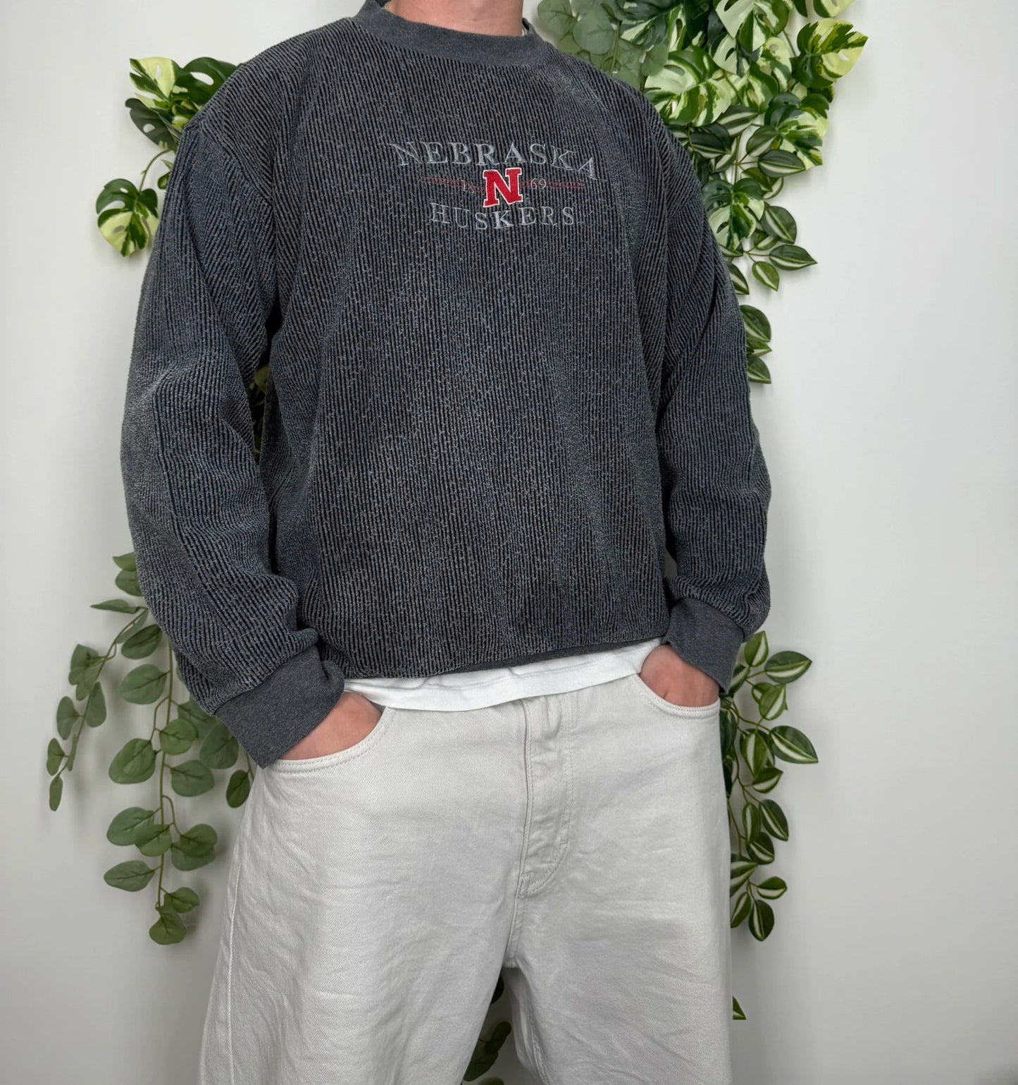 AS Sports Nebraska Huskers Football Vintage Sweatshirt Grau M - MonkeysVintage
