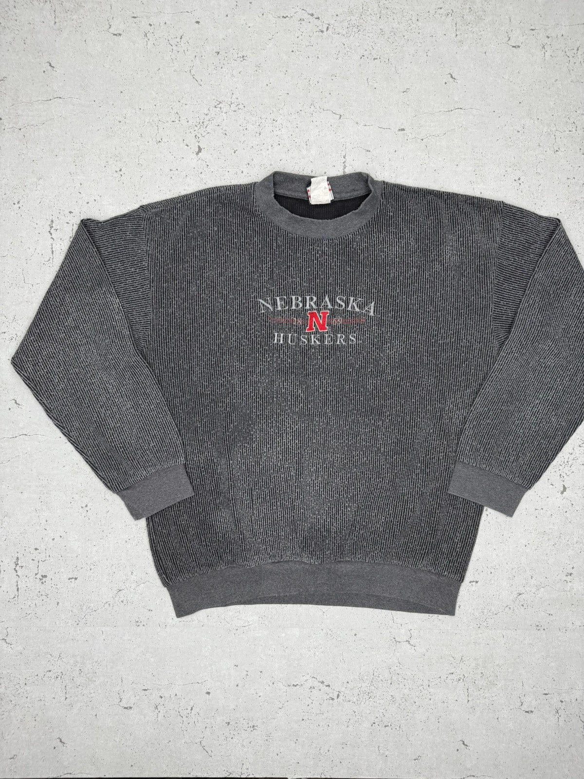 AS Sports Nebraska Huskers Football Vintage Sweatshirt Grau M - MonkeysVintage