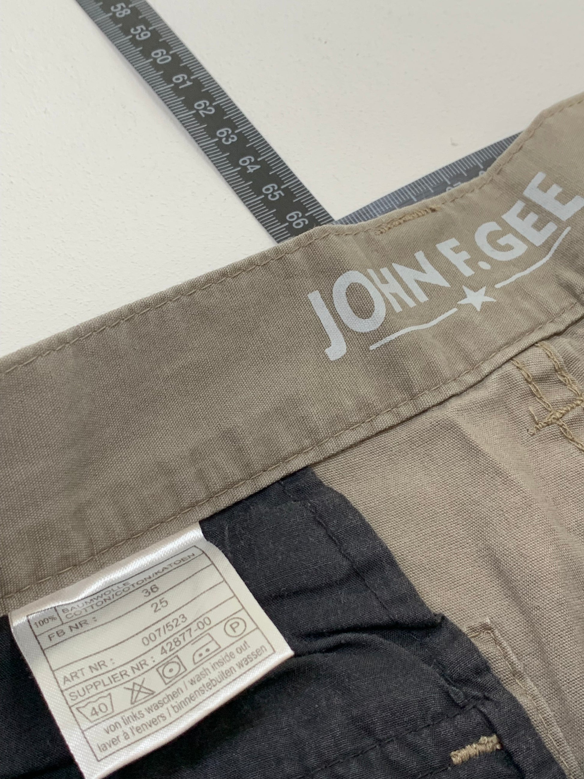 Vintage Baggy Cargo Hose W36 L30 - MonkeysVintage