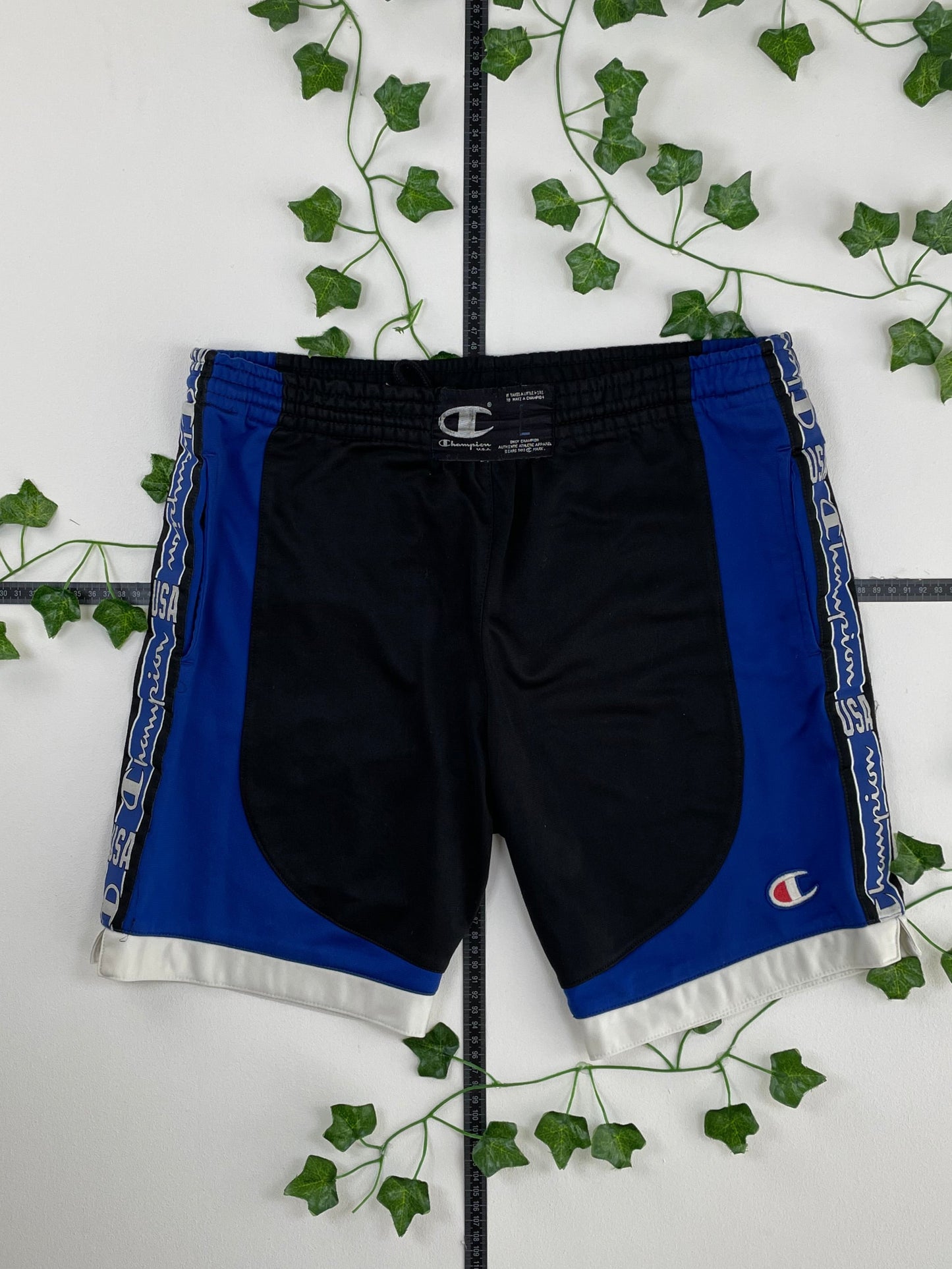 Champion Vintage Shorts S - MonkeysVintage