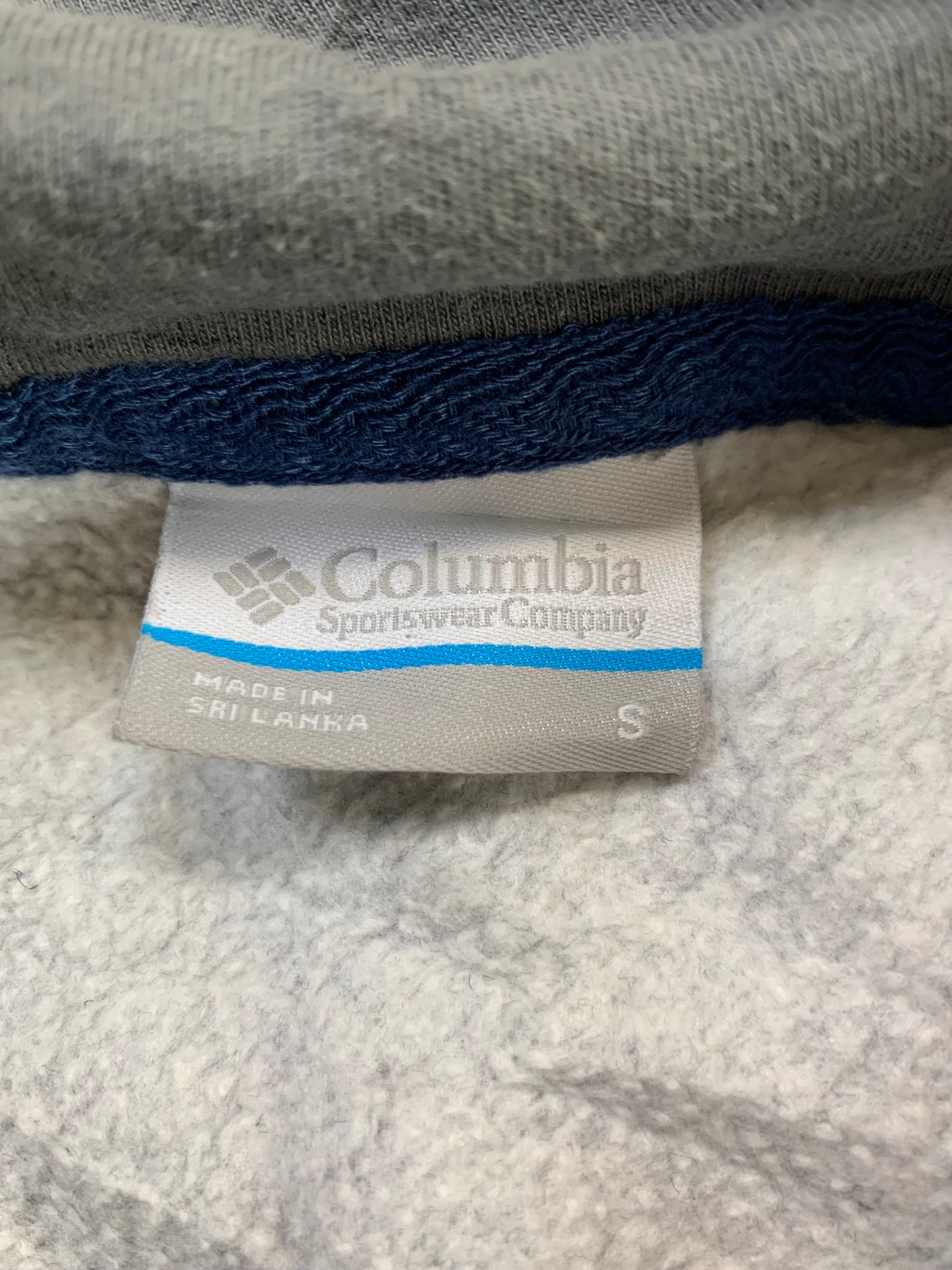 Columbia Hoodie S - MonkeysVintage