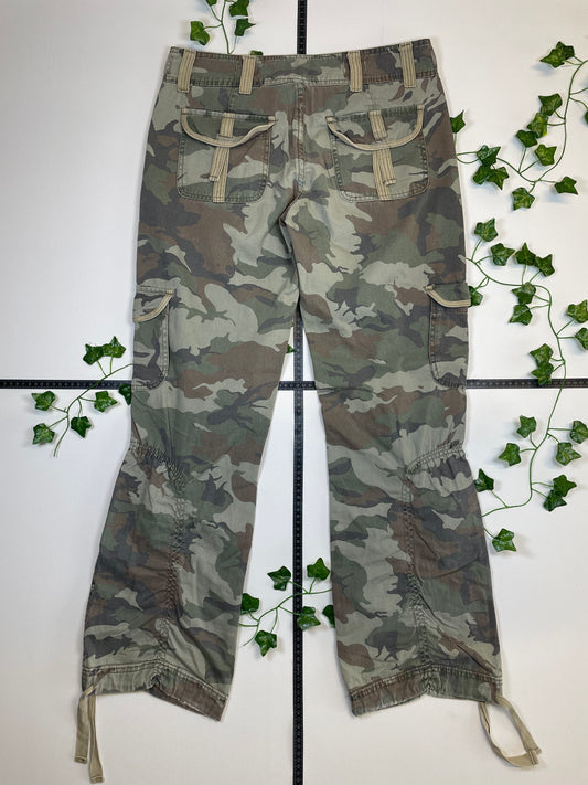 Camouflage Low Waist Flared Hose M - MonkeysVintage
