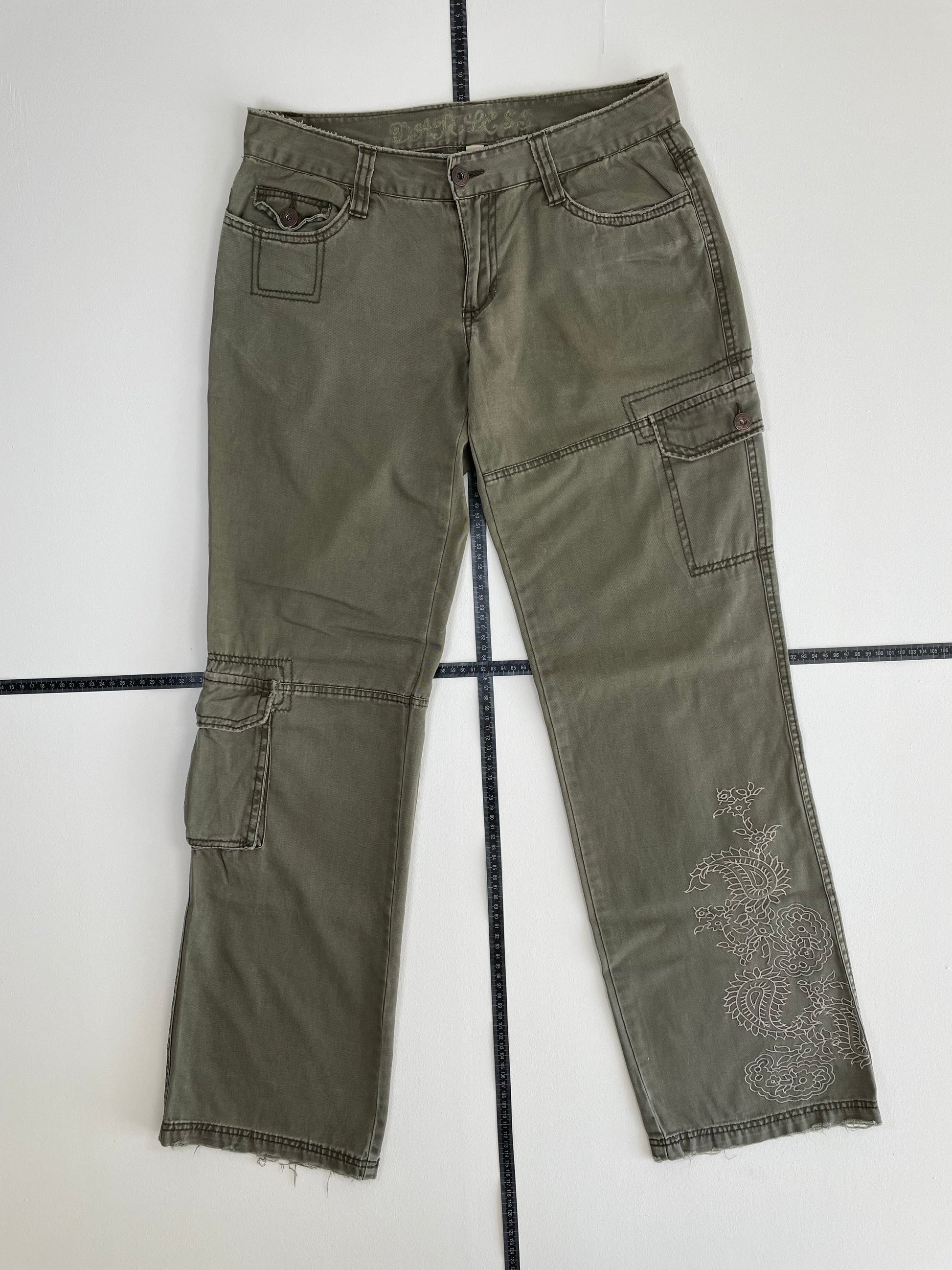 Vintage Y2K Japanese Low Waist Cargo Hose 38 M - MonkeysVintage