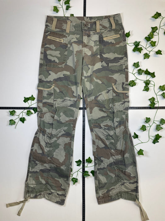 Camouflage Low Waist Flared Hose M - MonkeysVintage