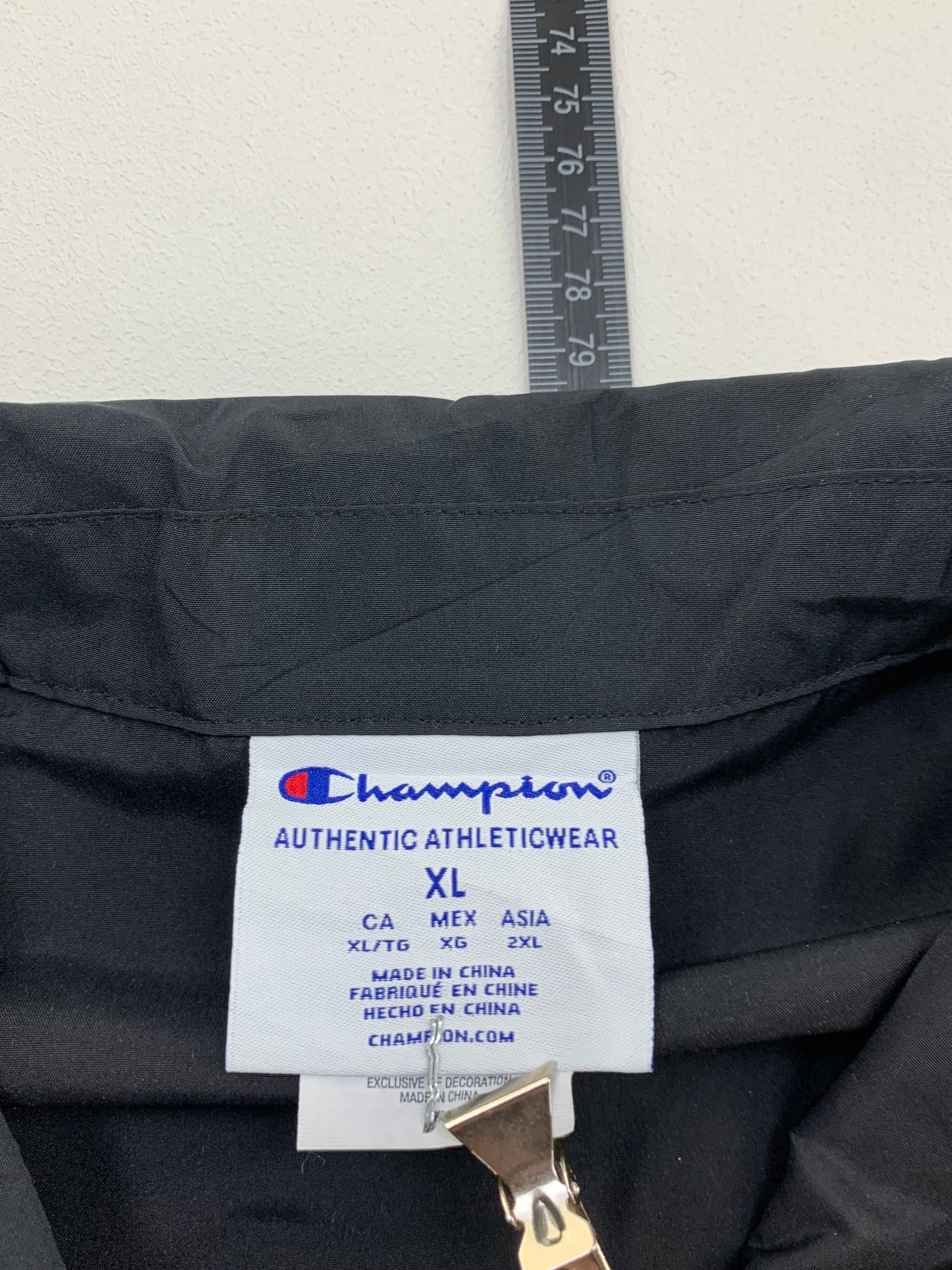 Champion Vintage Windbreaker Jacke XL - MonkeysVintage