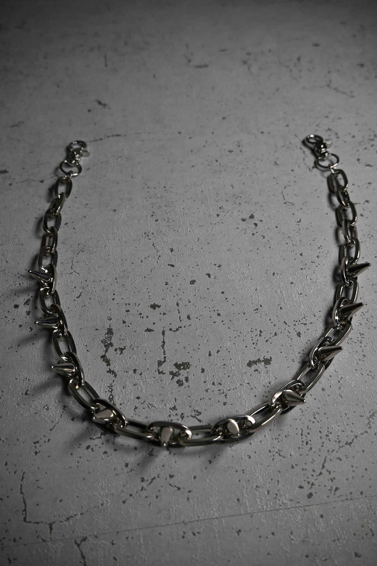"Silver Fang" - Silberne Hosenkette mit Spikes | Punk Rock Style Accessoire