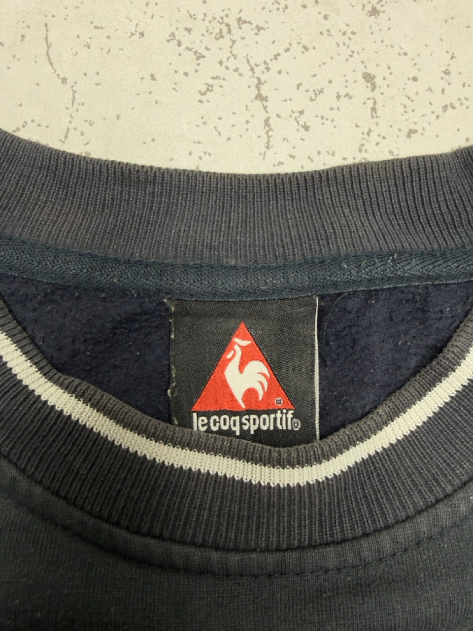 Le Coq Sportif Sweatshirt schwarz Etikett am Kragen