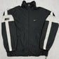Nike Nylonjacke schwarz weiß Vorderseite