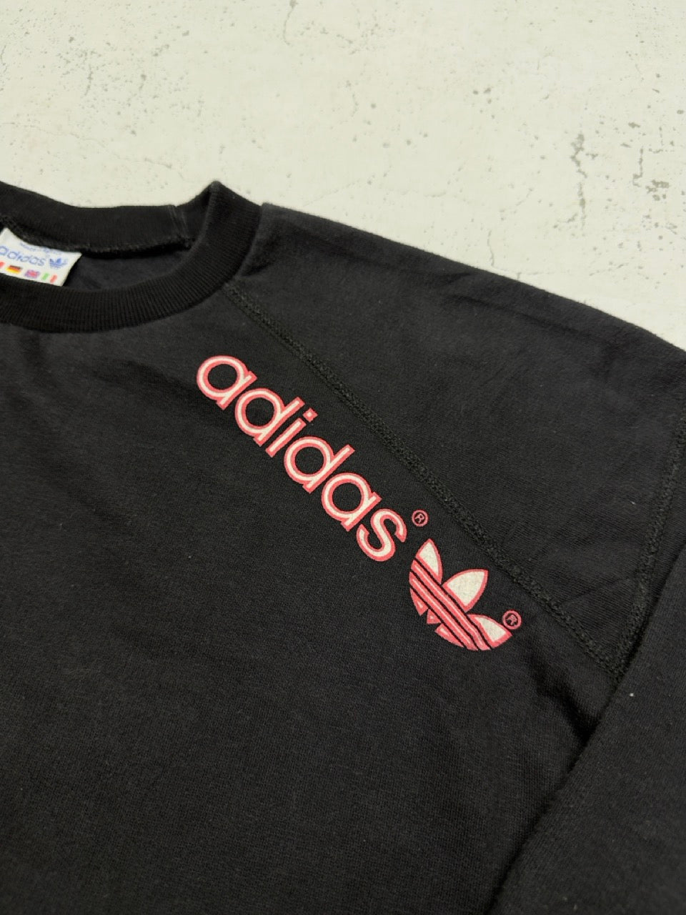 Adidas Trefoil Sweatshirt schwarz pink Logo Detail