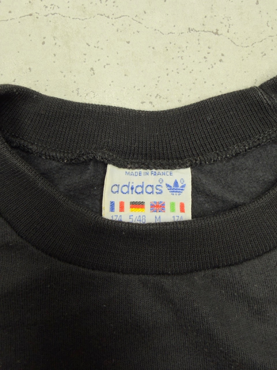 Adidas Trefoil Sweatshirt schwarz pink Etikett