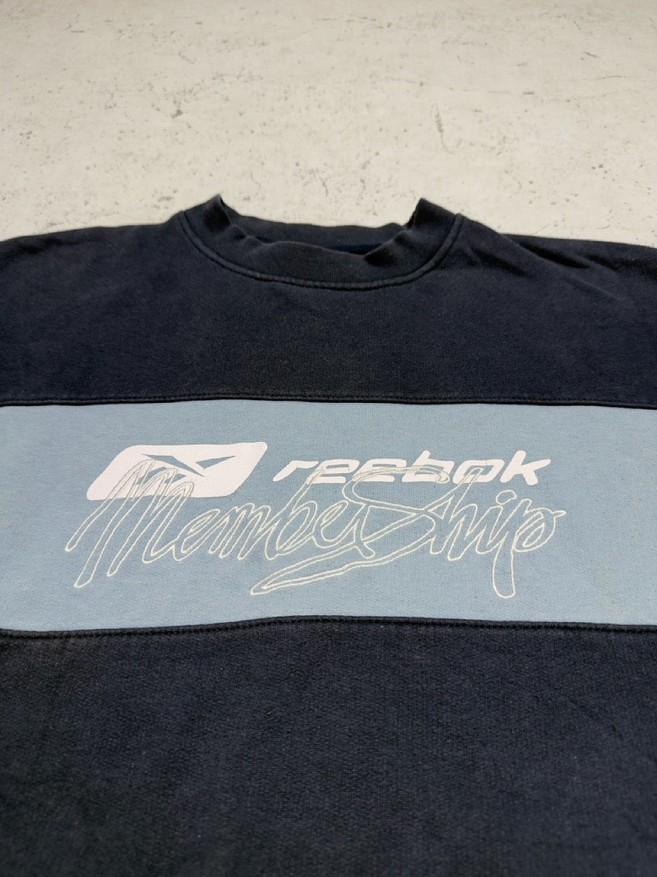 Reebok Membership Sweatshirt navy hellblau Logo Detail