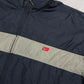 Nike Windbreaker Nylonjacke navy khaki Logo Detail