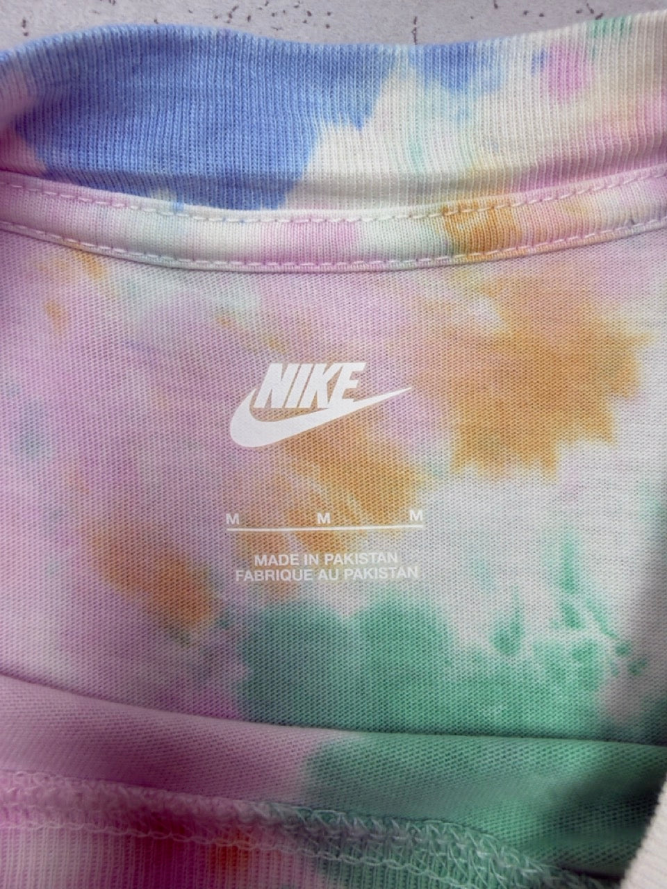 Nike Just Do It Batik T-Shirt pastell Etikett Größe M