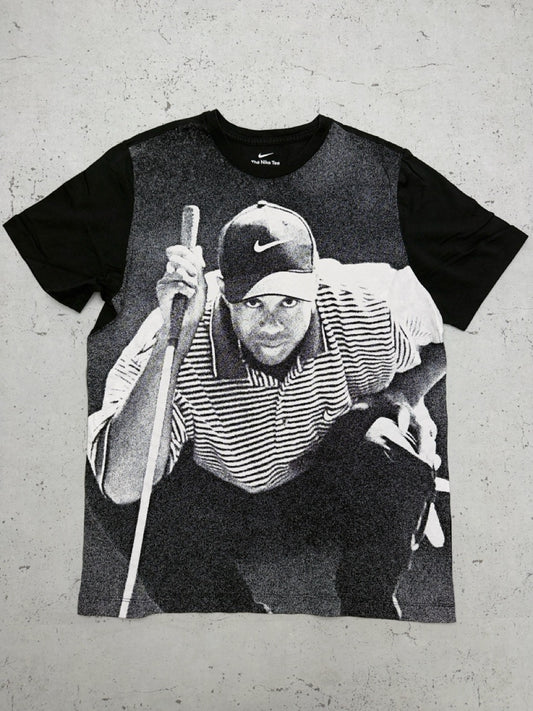 Nike Tiger Woods Golf Fotoprint T-Shirt schwarz Vorderseite