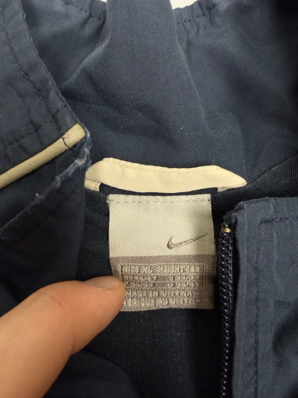 Nike Nylonjacke navy creme Etikett