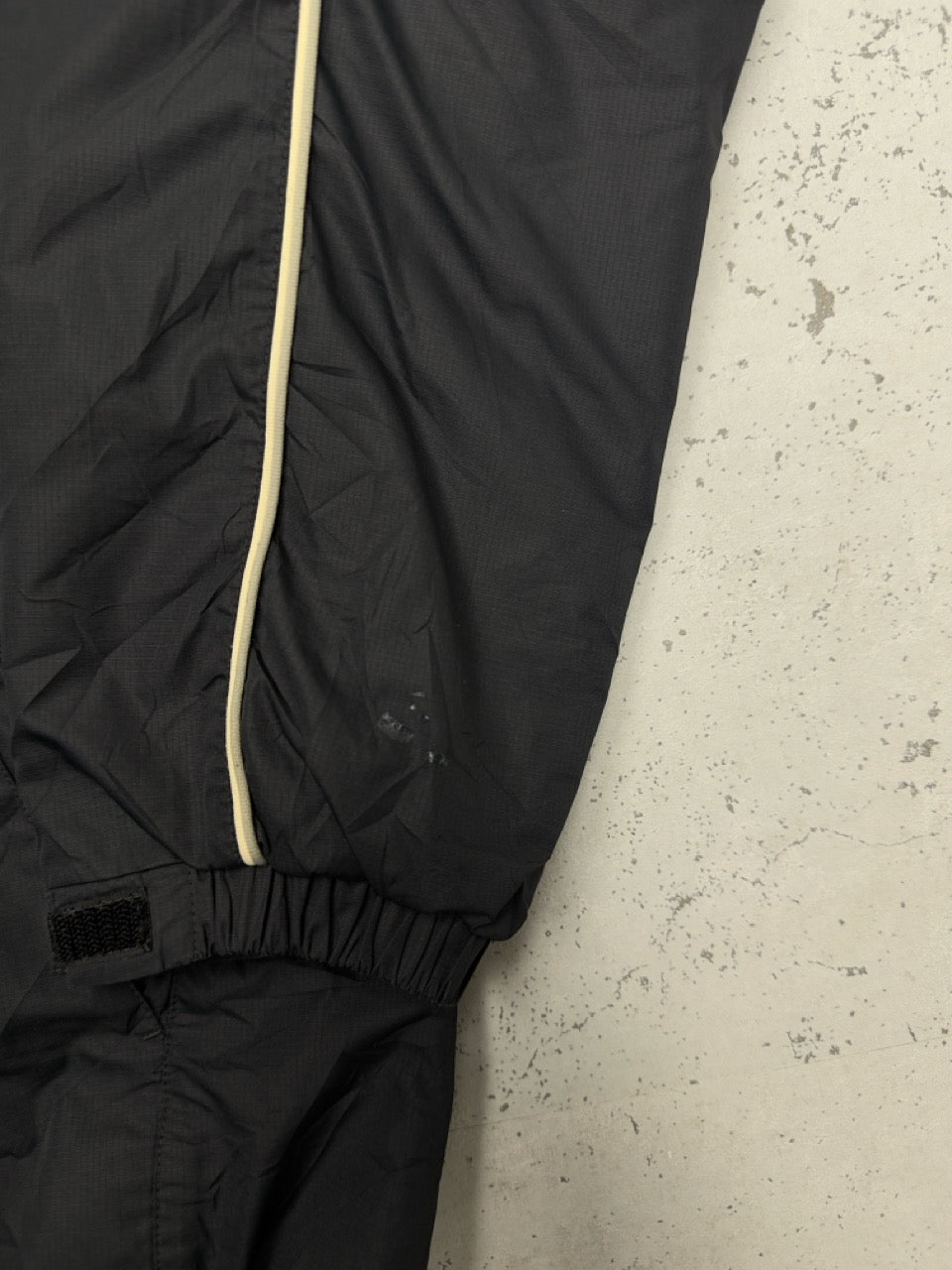 Nike Clima-Fit Kapuzenjacke schwarz Zustand Detail Ärmel