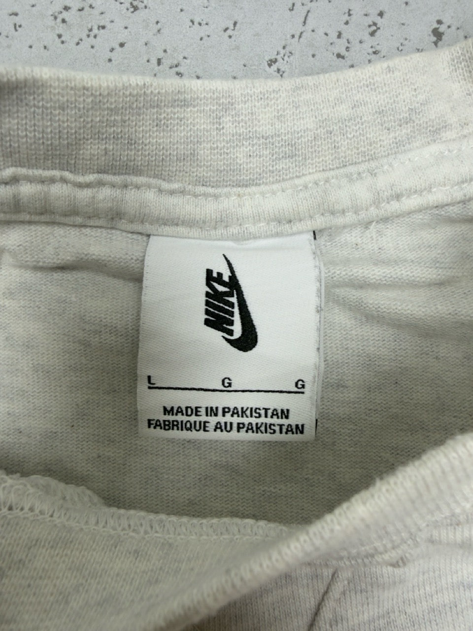 Nike Swoosh T-Shirt hellgrau meliert Etikett
