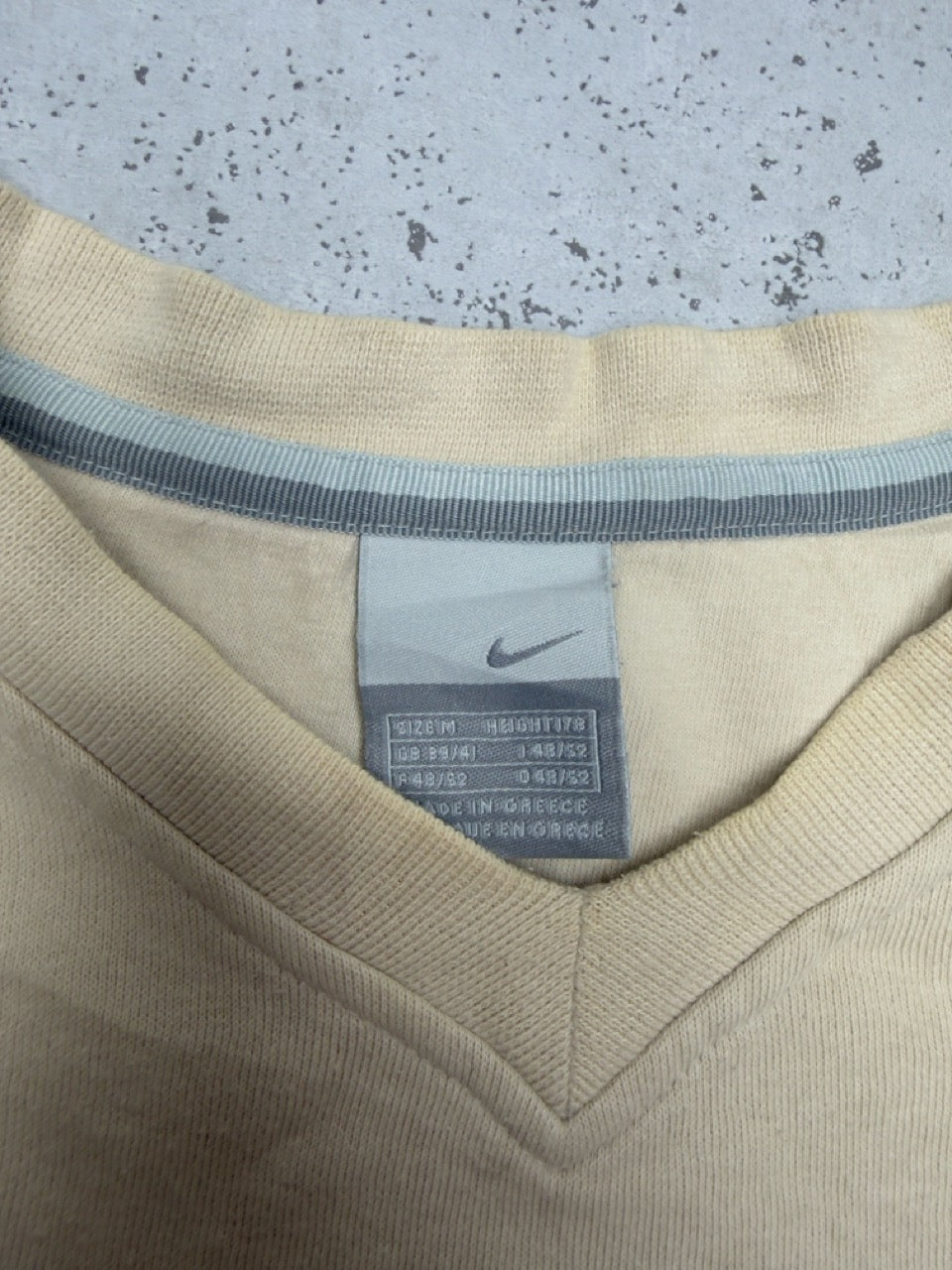 Nike Swoosh Sweatshirt creme Etikett