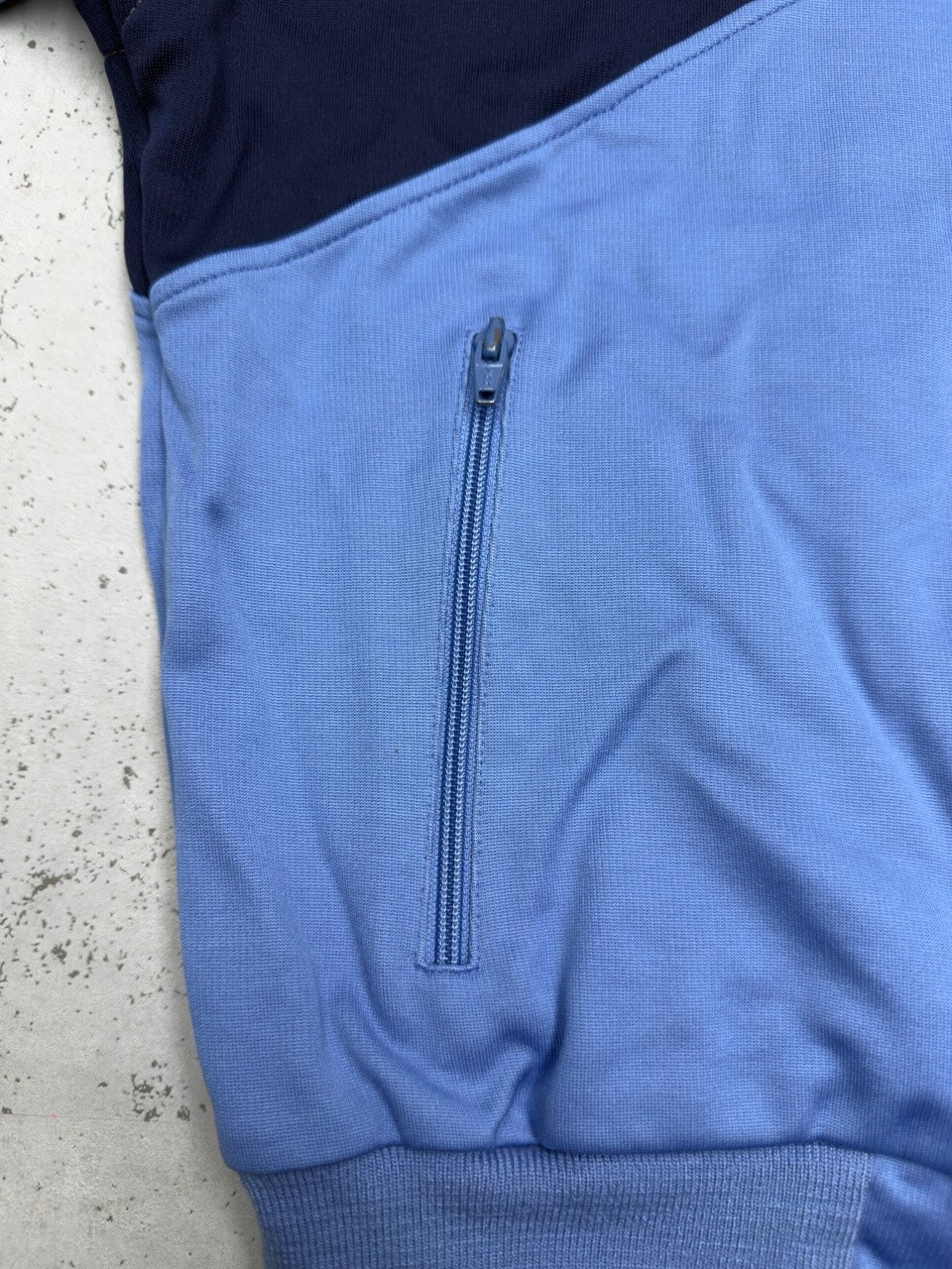 Adidas Trainingsjacke blau Detail