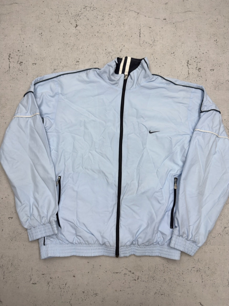 Nike Windbreaker hellblau Vorderseite