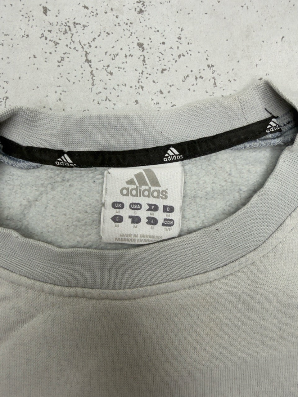 Adidas Sweatshirt hellgrau Detail
