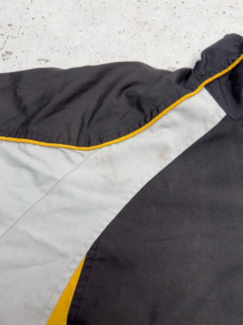 Nike Trainingsjacke schwarz Zustand Detail