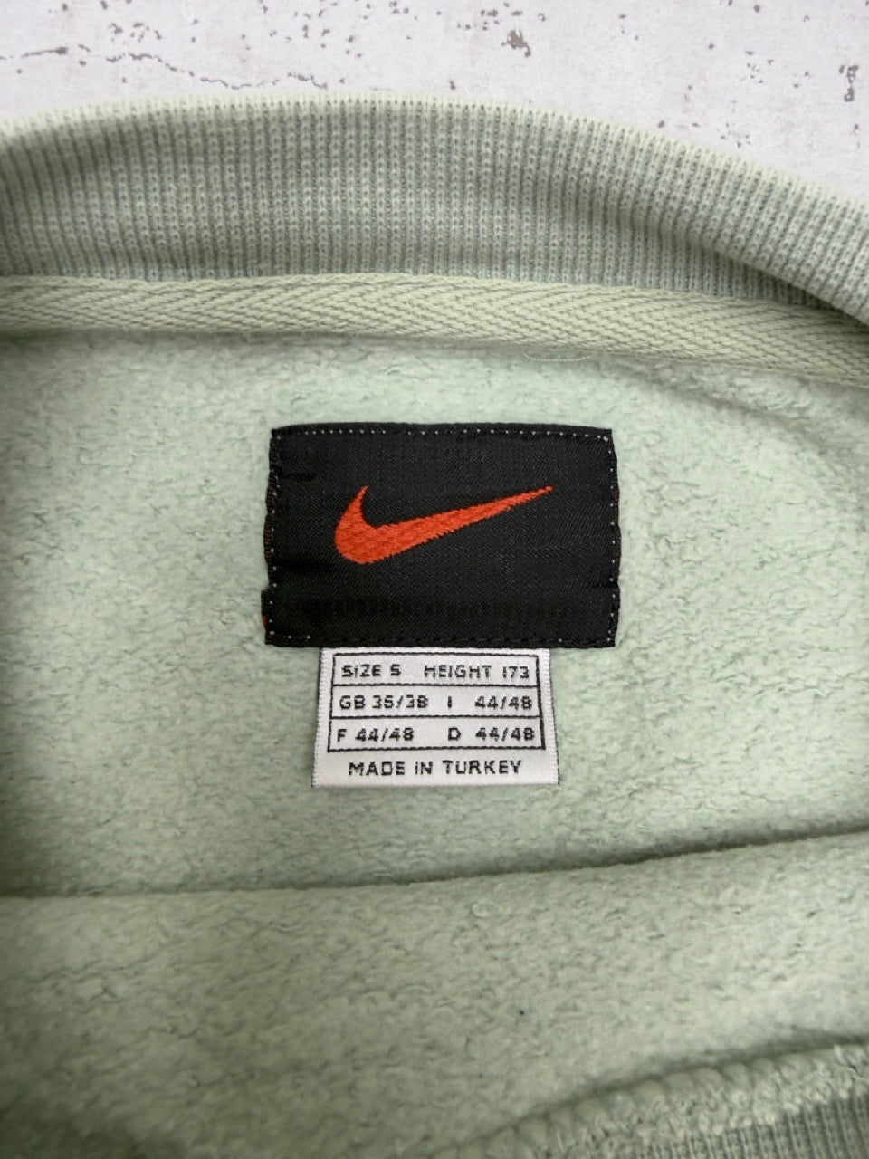 Nike Sweatshirt grün Größen-Etikett