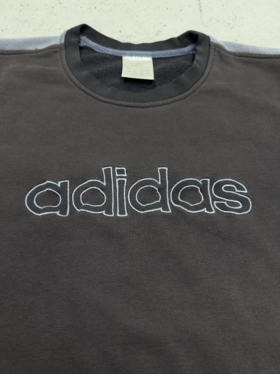 Adidas Sweatshirt dunkelbraun Rückseite