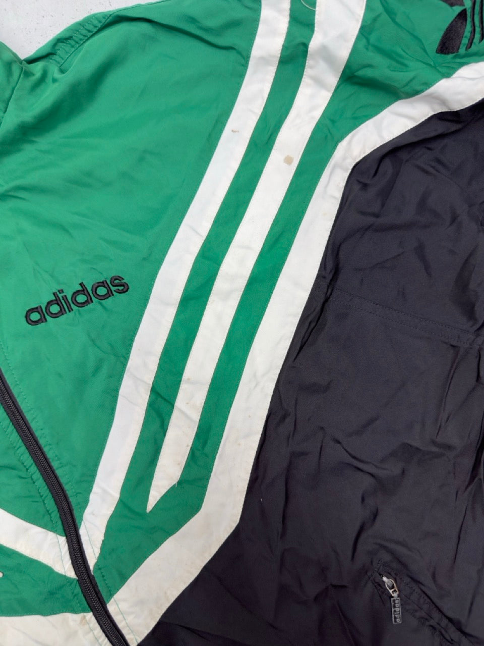 Adidas Trainingsjacke grün schwarz Detail