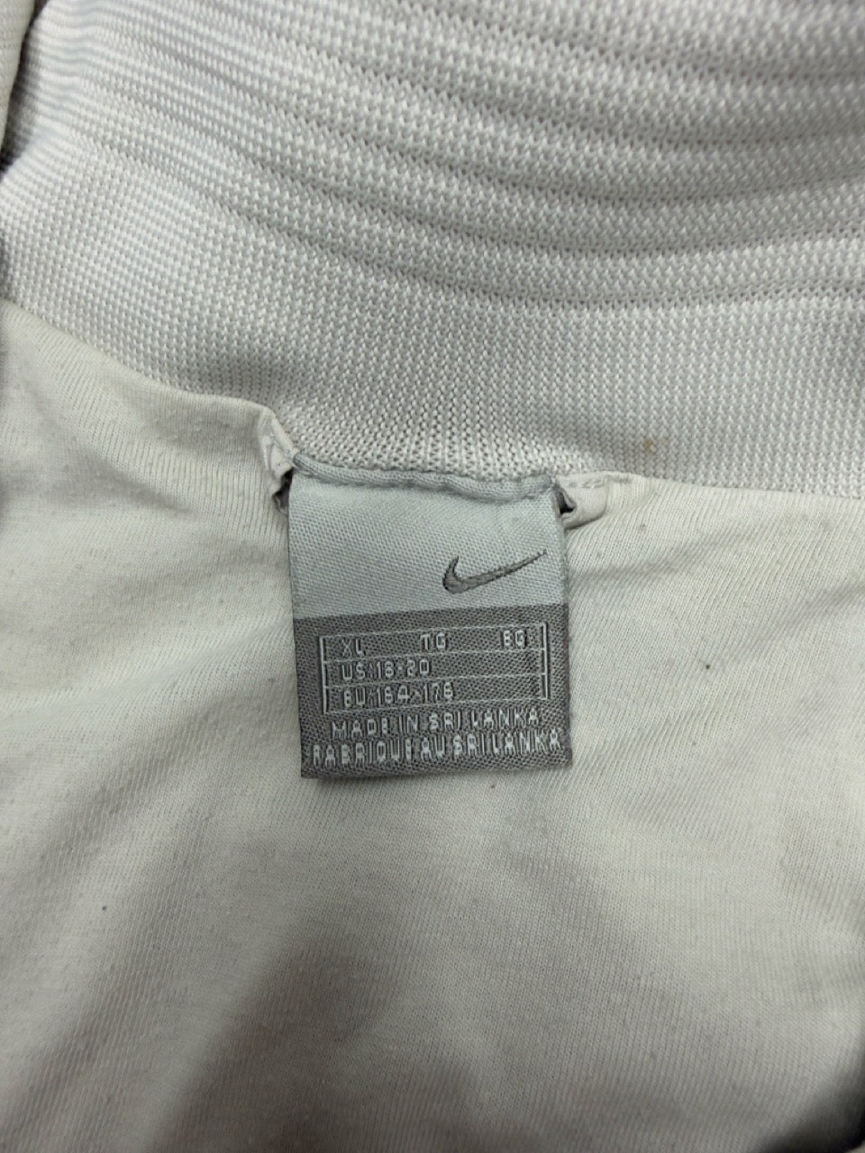 Nike Trainingsjacke creme rot Detail