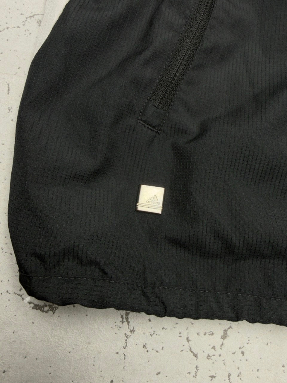 Adidas Kapuzenjacke schwarz grau Rückseite